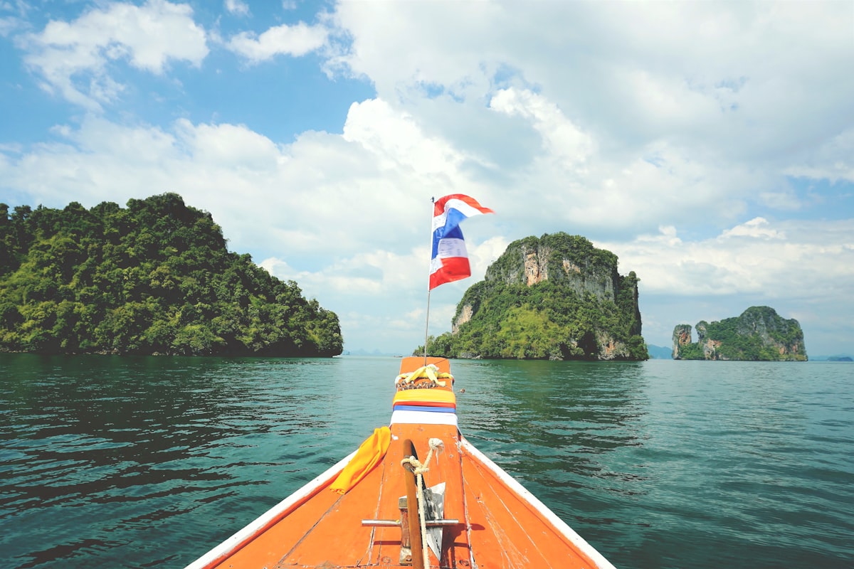Private yacht charter to Koh Pai Archipelago (Bamboo Island, Ko Klung Badan, Ko Luam, Ko Manwichai, Ko Rin), Pattaya Thailand