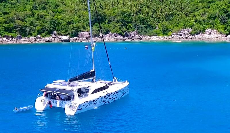   | 46ft Custom Build | Array