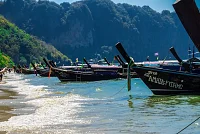 Bootsvermietung Krabi: Entdecken Sie tropische Wunder auf der Andamanensee