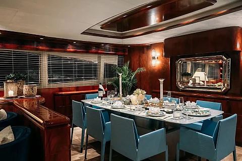   | 104ft Astondoa GLX | 