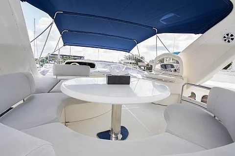   | 68ft Azimut | 