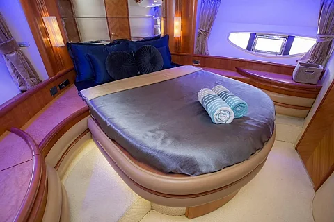  Revolution | 68ft Azimut | Phuket