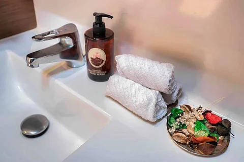  Koh Madsum (4h) | Monroe