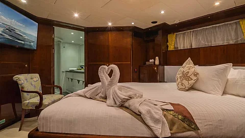  Piano | 112ft Heesen | Phuket