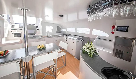  Phi Phi Island (8h) | Discovery