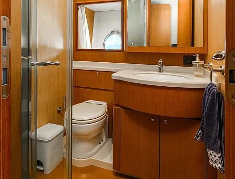  Phi Phi Island (8h) | Ariella